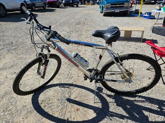 Mongoose Spire Mountain Bicicleta