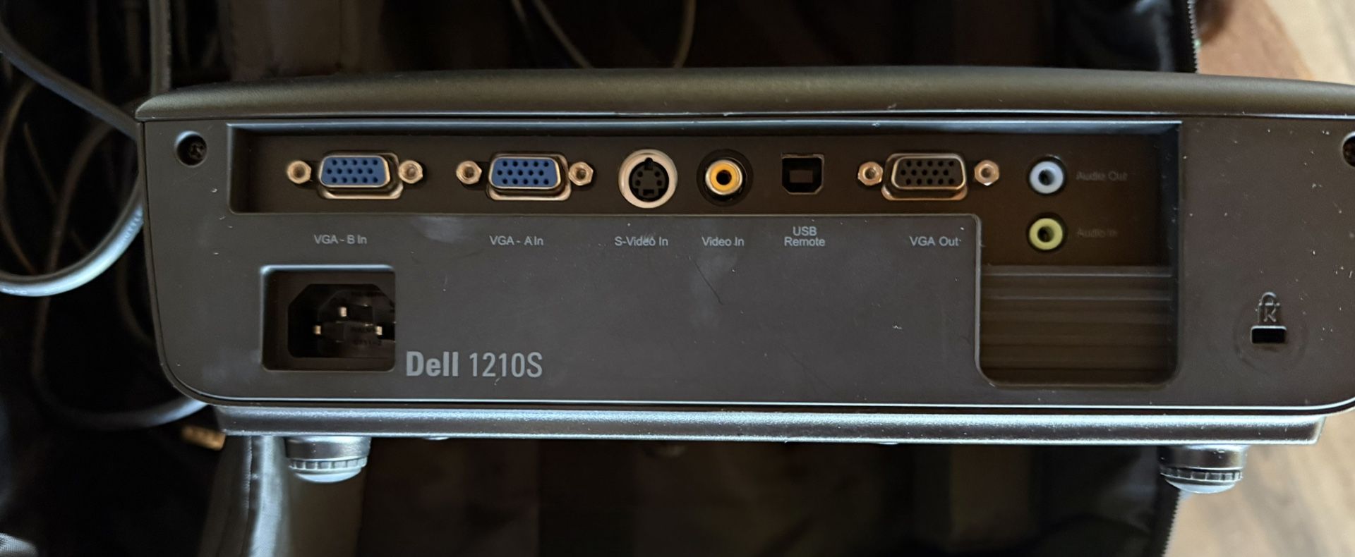 Dell 1210S Projector With Case