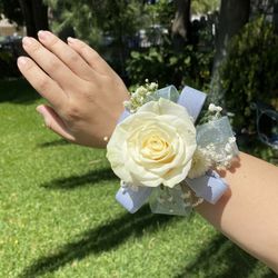 Corsage Or Boutonniere 
