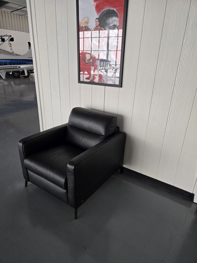 Natuzzi Editions, Fascino Armchair (C008), Black, Like New, FREE DELIVERY
