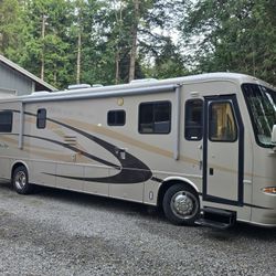 2003 Newmar Kountry Star RV Model 3905