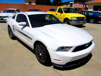 2011 Ford Mustang Thumbnail