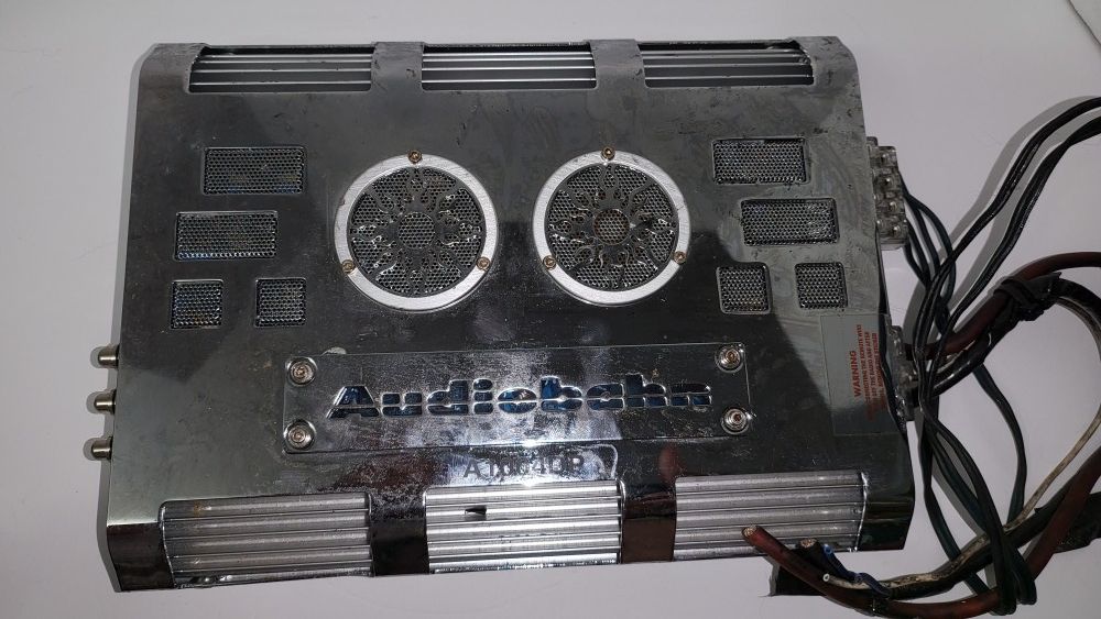 Audiobahn A1004DP