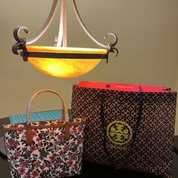 Tory Burch Purse Cream Red Blue Wallpaper Floral