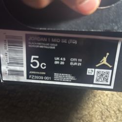 5 C Jordan 1 Mid 