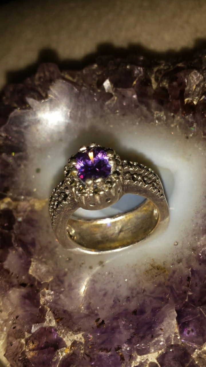 925 stamped silver ring with violet crystal