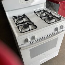 GE gas range with 90 day warranty