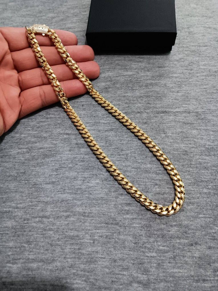8mm Stainless steel 14k PVD Plated Cuban Link Necklace (18,20 and 24in Available)