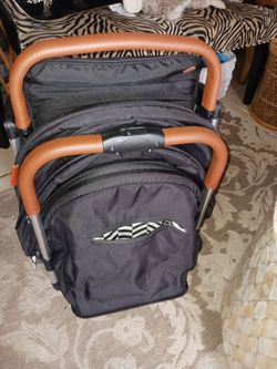 BOMBI LIKE BRAND NEW BEAUTIFUL STROLLER 40 FIRM