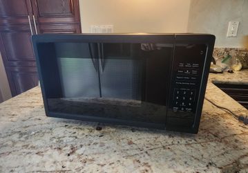 Vissani 0.7 cu. ft. 700-Watt Countertop Microwave in Black