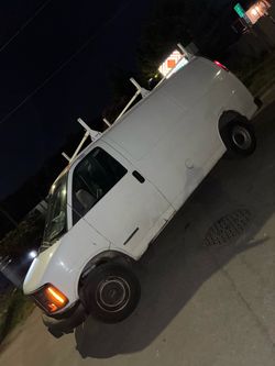 2002 GMC Savana 2500 Cargo · Van