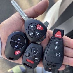 Llaves Y Controles Keys Cut And Programmed Chevy Gmc Toyota Honda Dodge Jeep Chrysler Ford Lincoln Nissan Infiniti 