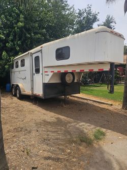 3 horse trailer