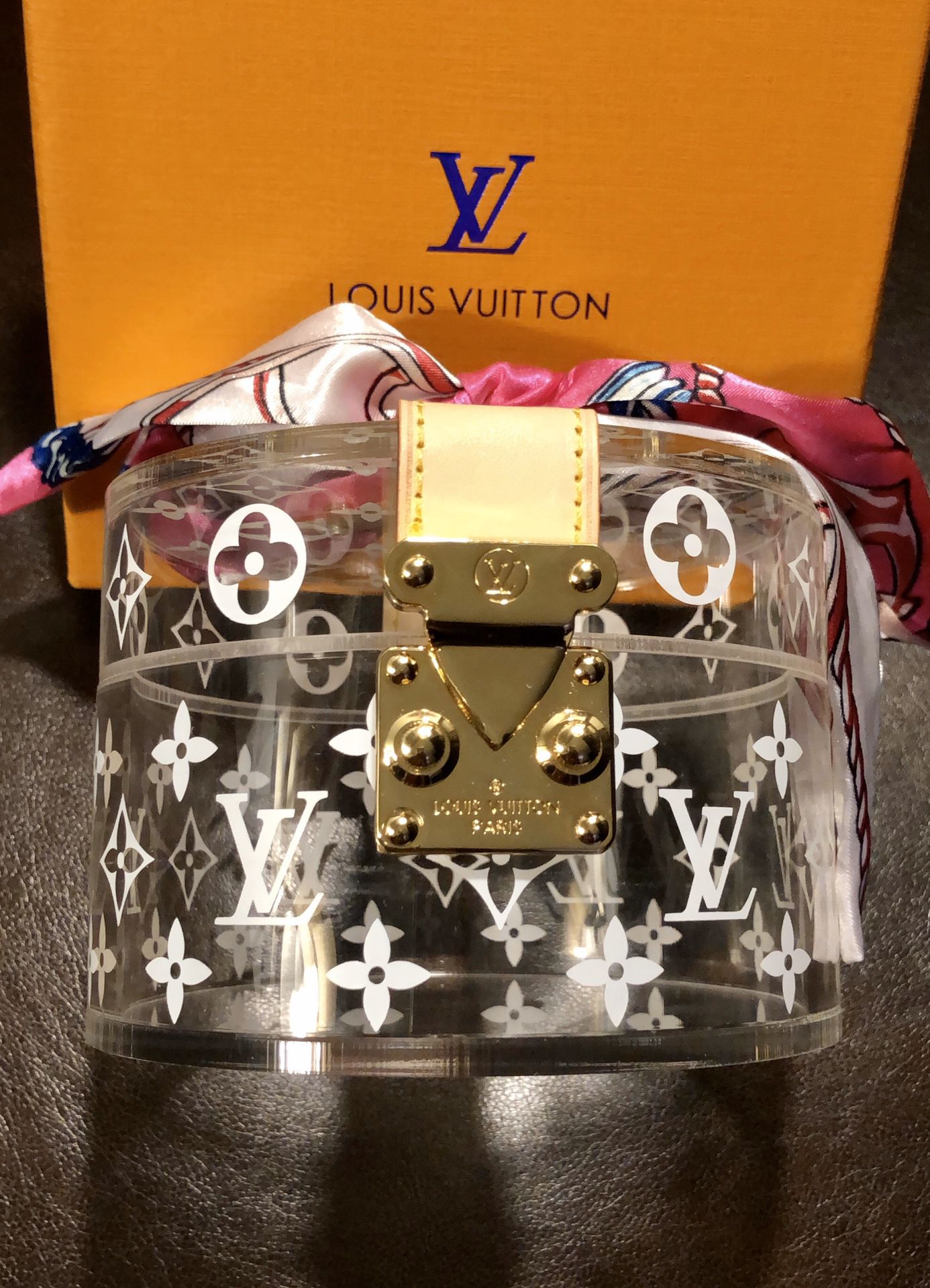 Louis Vuitton “BOX SCOTT”
