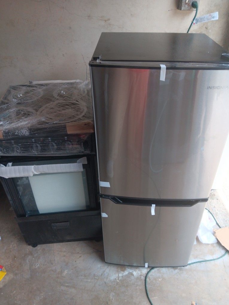 New Mani Range And Refrigerator New