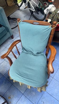 Early American / Colonial Revival high-back spindle rocker