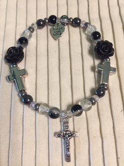 Handmade Stretch Bracelet with Glass Beads and charm (109)