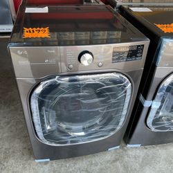 New LG ThinQ Gas Dryer 7.4 Cubic Feet