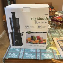 Juicer Open in box used 3x .