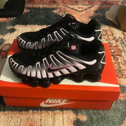 NIKE SHOX women sneakers size7 .5