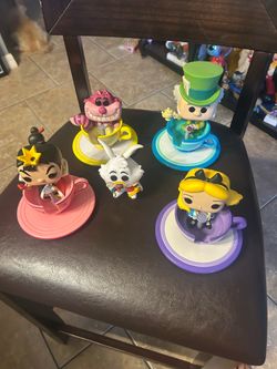 Disney parks funko Alice in wonderland set of 5