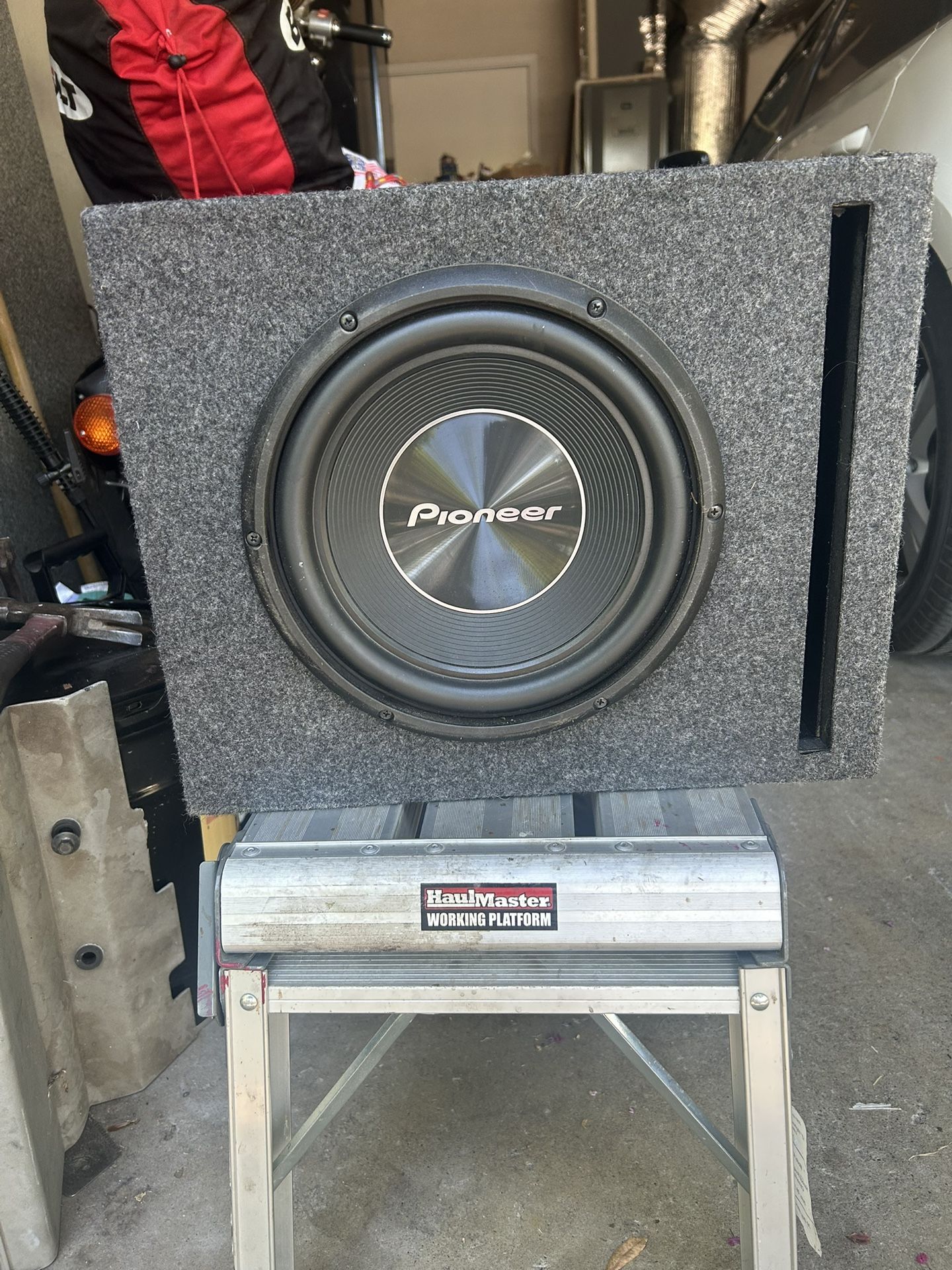 Pioneer 10” Subwoofer Box, Loaded