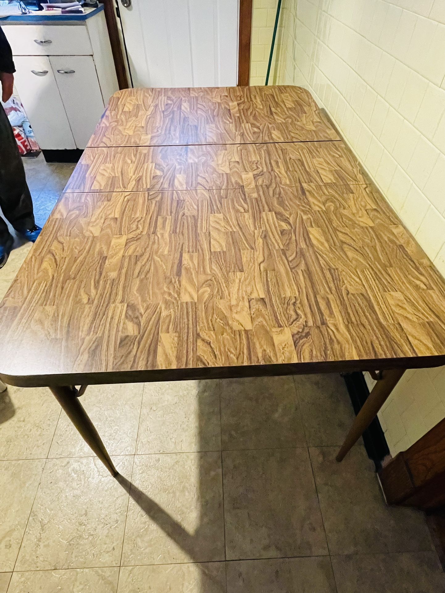 Vintage Wood Laminate Kitchen Table With 4 Chairs