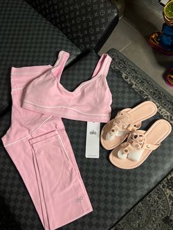 ALO YOGO PALATI SETS WITH TORY BURCH SANDALS