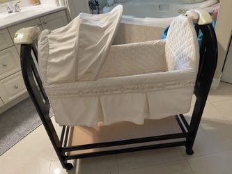 Bertini Wood Baby Bassinet