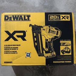 DEWALT XR 16g Finishing Nailer Kit