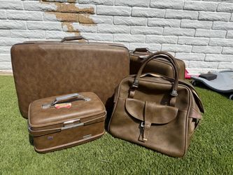 Vintage american tourister luggage