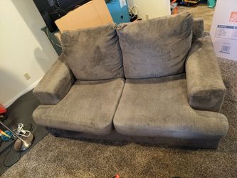 Gratis! FREE! Ashley Furniture Sofa Set | Pick Up Today Only