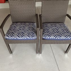 2Patio chairs