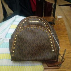 Like New Authantic Michael Kors Back Ok Bag