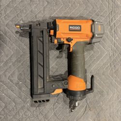 Rigid Pneumatic Narrow Crown Finish Stapler