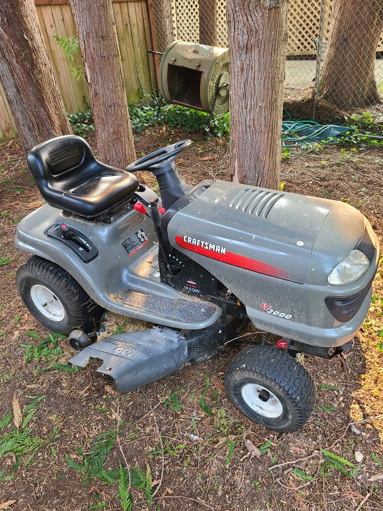 Craftsman Lt2000 Riding Lawn Mower