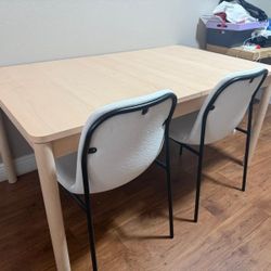 Nice Rectangular Adjustable Table With 4 Chairs 