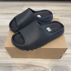 yeezy addidas slides black Size 9 Size 10