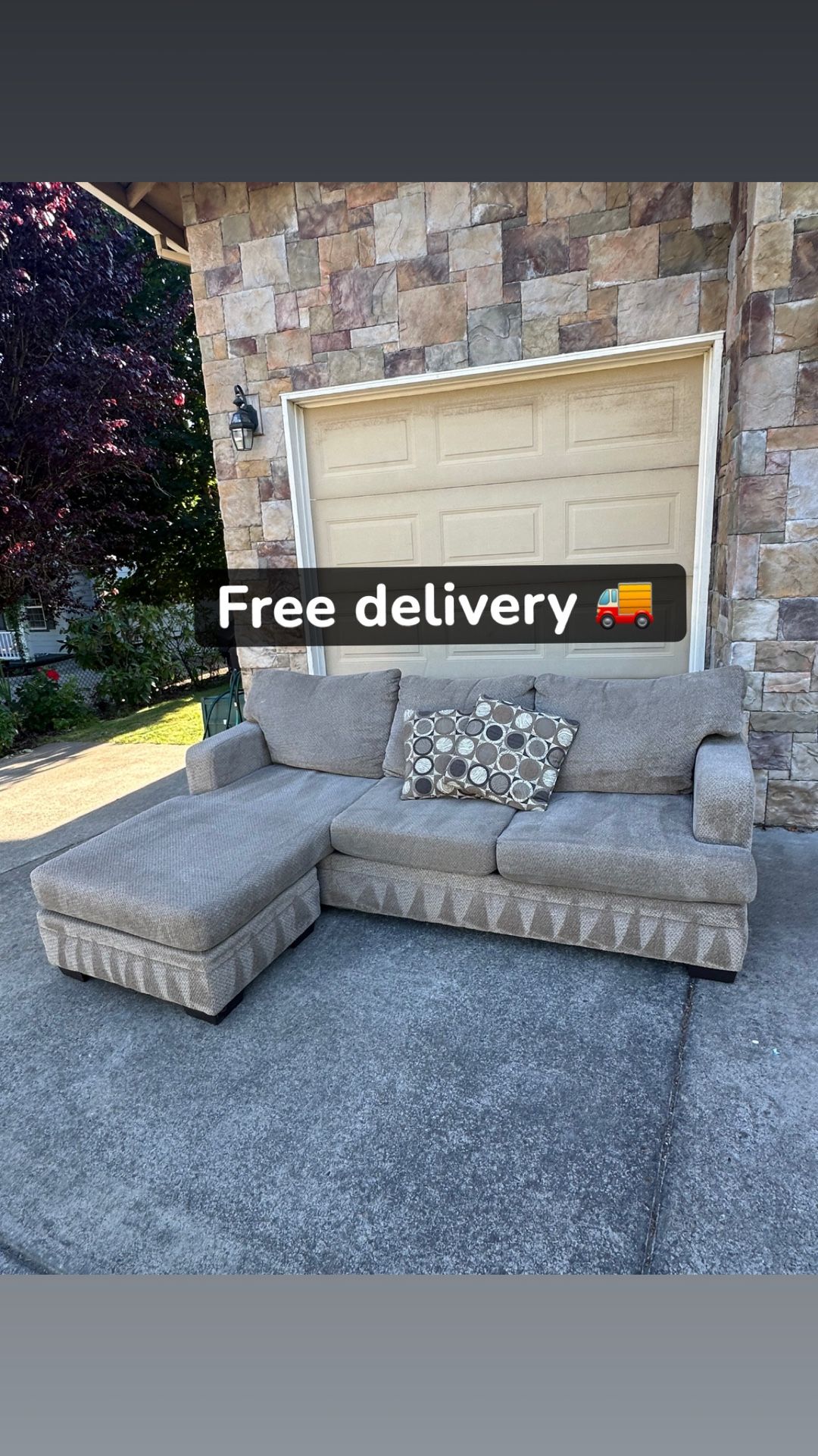 Comfy Sectional Sofa – Great Condition!