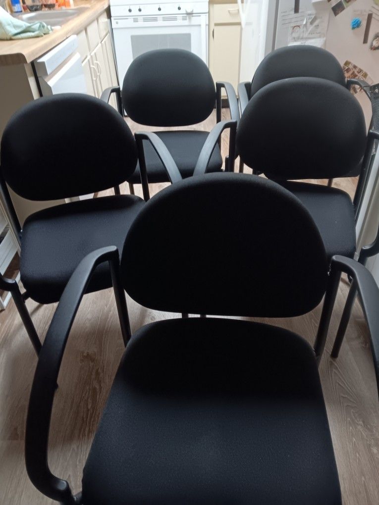 Table/ Chairs