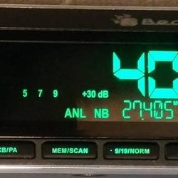 Uniden Bearcat 880 CB Radio