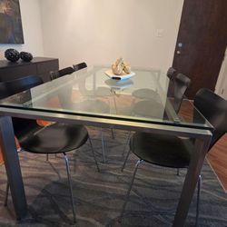 Set of 6 Modern Dining Chairs (Arnie Jacobsen replica)