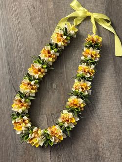 Plumeria Flower Graduation Ribbon Lei