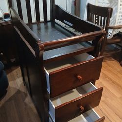 Dresser Changeing Table  All In 1
