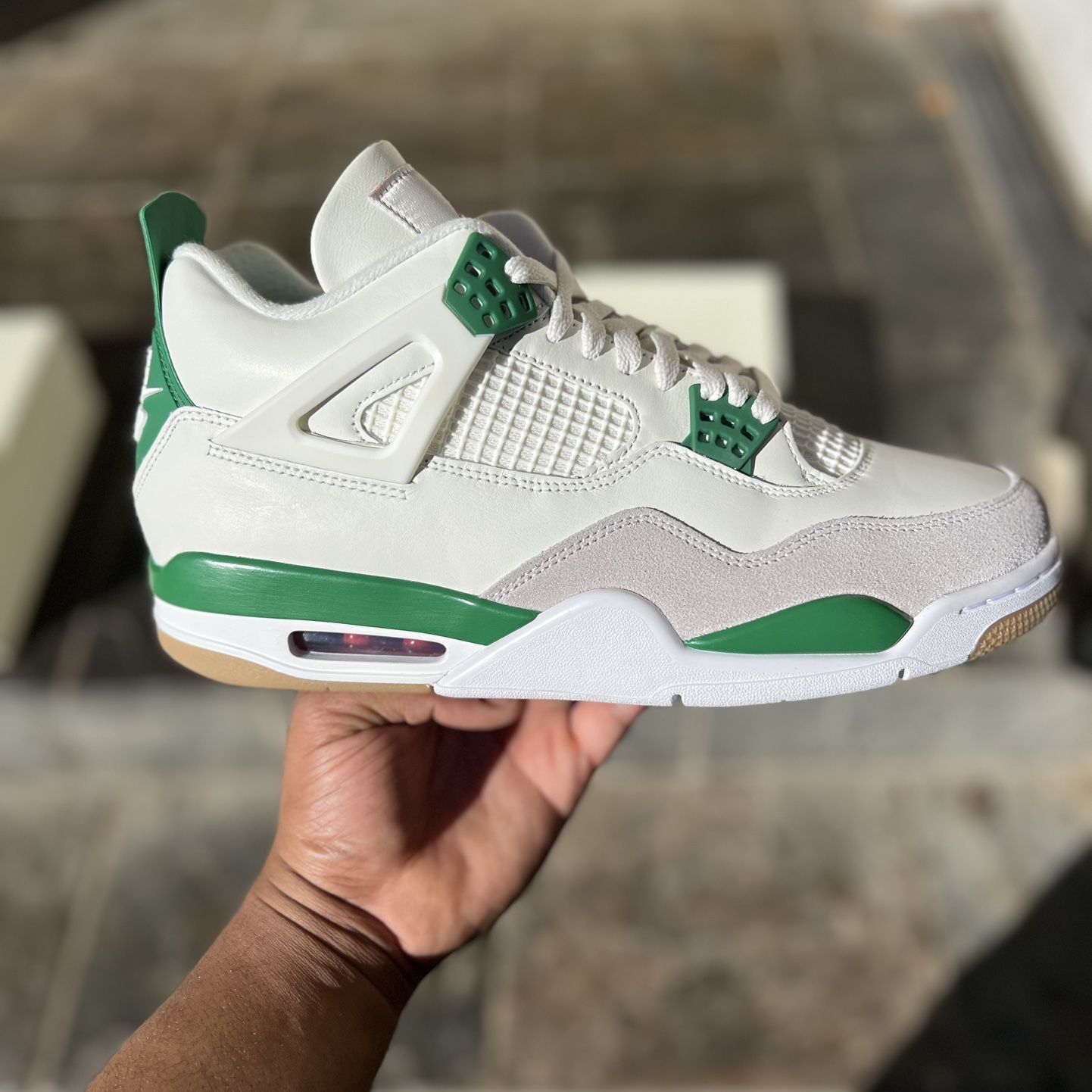 Jordan 4 SB Pine Green Size 11 with Receipt