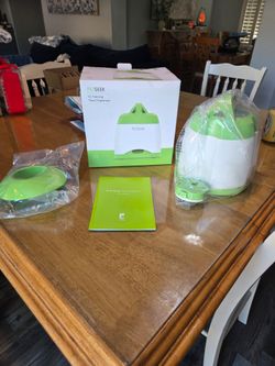 Pet Treat Dispenser