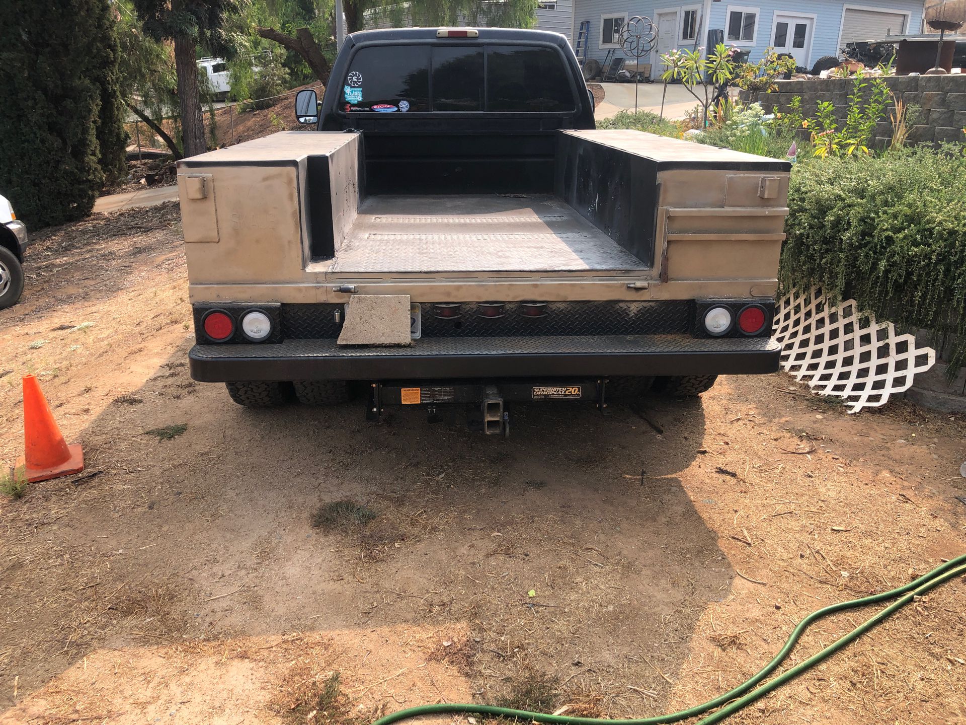 8’ dually utility bed