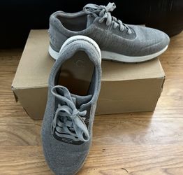 UGG Women Gray Sneakers Size 7