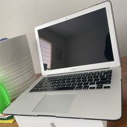 2015 MacBook Air 13” - PARTS / NOT WORKING