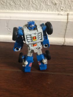 Transformers: Generations Power of the Primes Legends Class Beachcomber